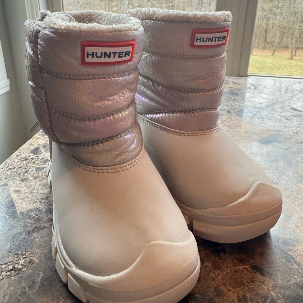 Hunter Kids Boots in Silver and White
